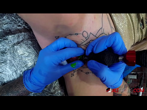 ❤️ Sully Savage oo aad u tattooed ayaa Kintirkeeda ku sawirtay tattoo ☑ Muqaal dabada %so.xxxlfv.top ❌️❤